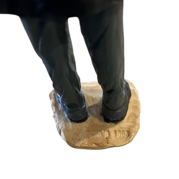 Young’s 1998 Abraham Lincoln Statue - Picture 3 of 3